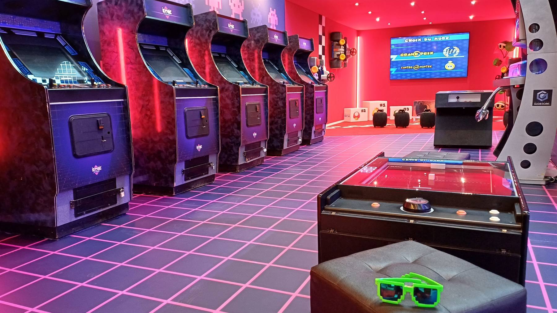 Salle d'arcade Reset XP, bornes d'époque restaurées et alignées