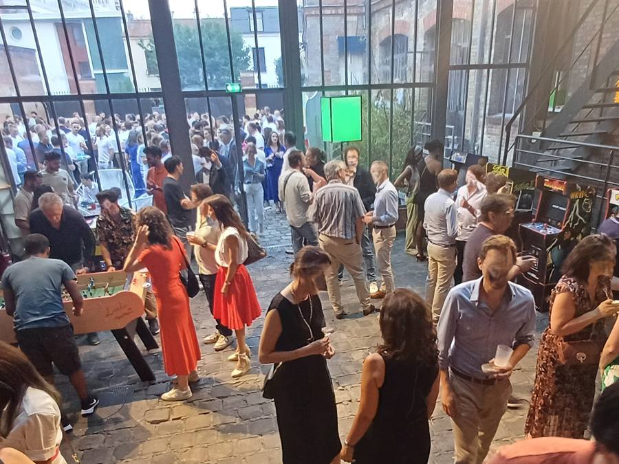 Soirée d'entreprise animée par Reset XP : baby-foot et bornes d'arcade
